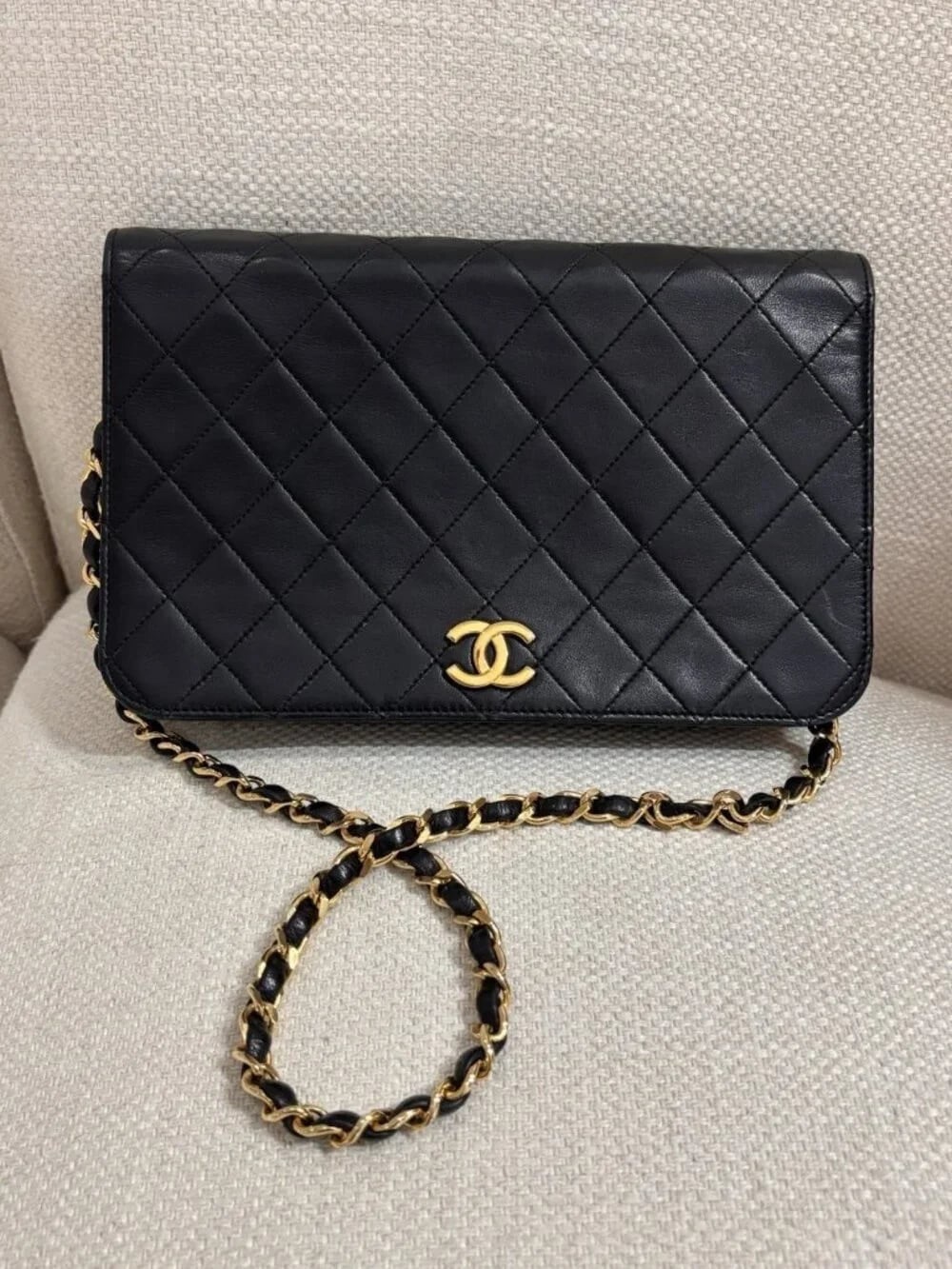 Authentic CHANEL single flap classic black leather 24k gold bag